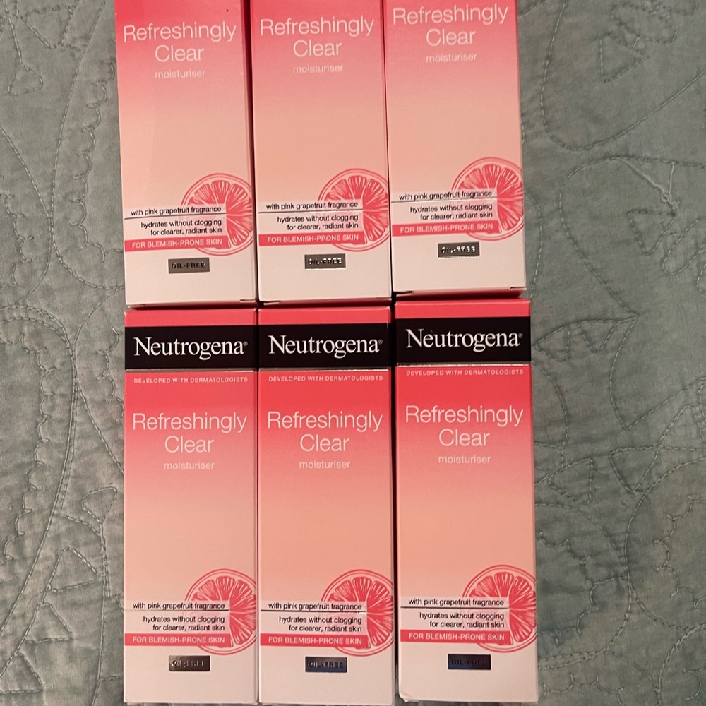 Neutrogena Refreshingly Clear Moisturiser with Pink Grapefruit Bundle #1